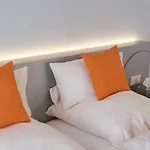 Mitte 3*